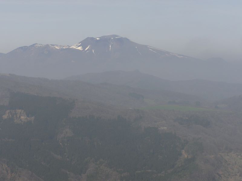 荒船山 -- 艫岩展望台から浅間山を望む