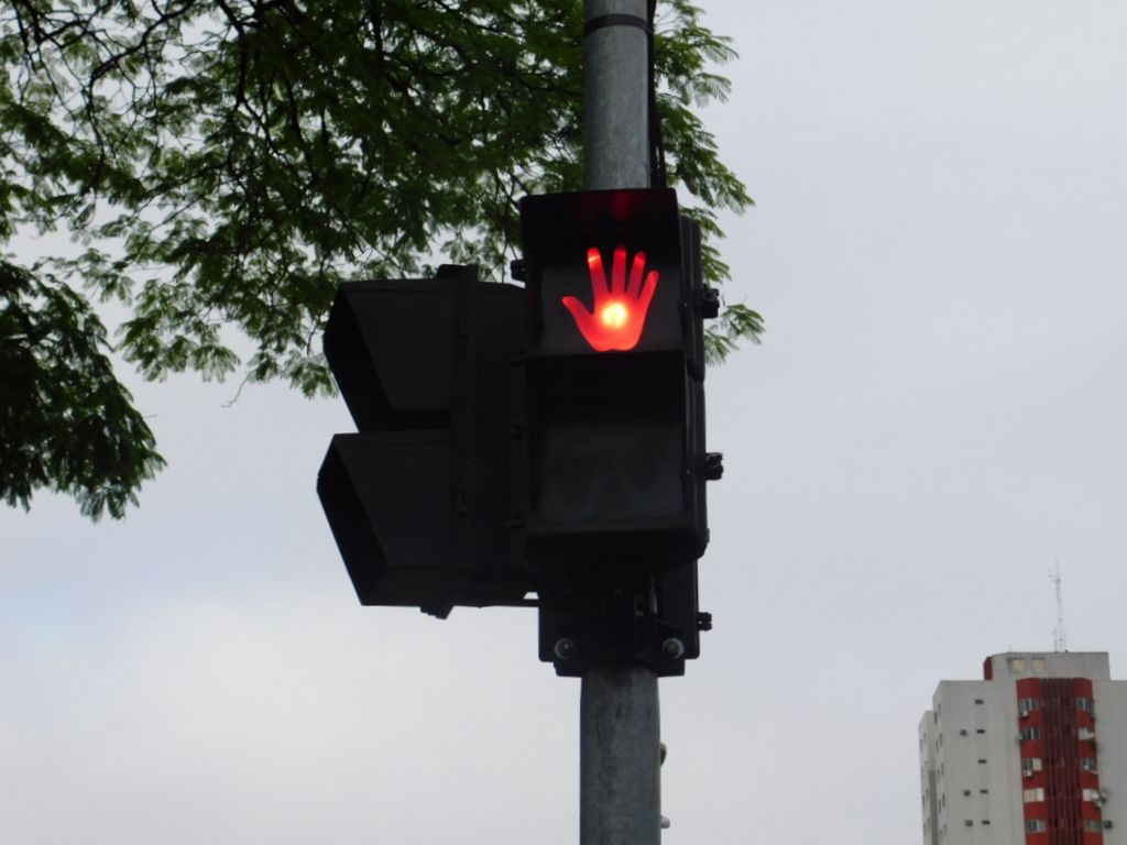 歩行者用赤信号 フォス・ド・イグアス市