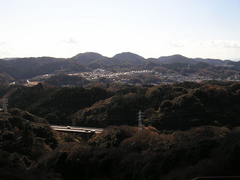 神武寺から鷹取山 -- 鷹取山展望台より、二子山を望む