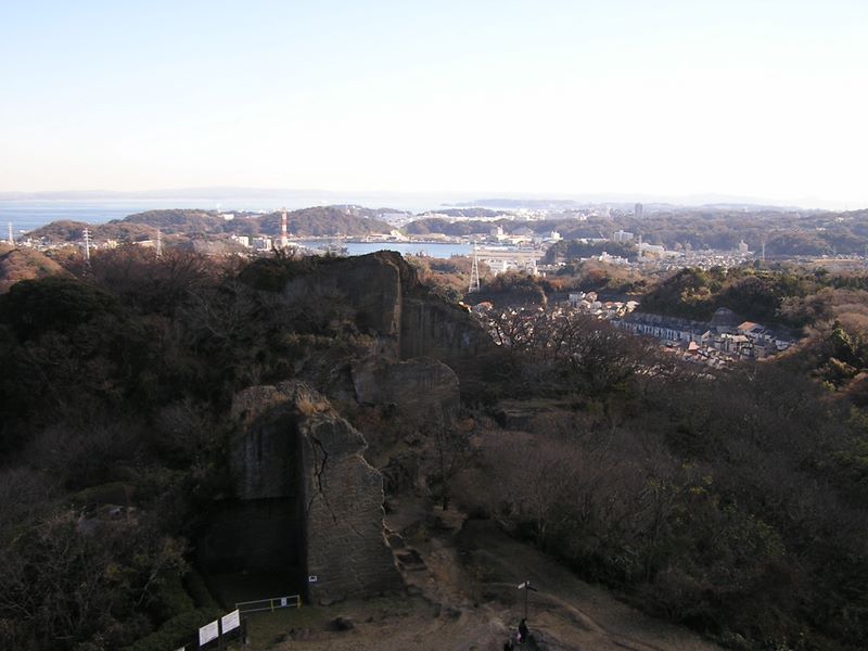 神武寺から鷹取山 -- 鷹取山展望台より、横須賀港方面を望む
