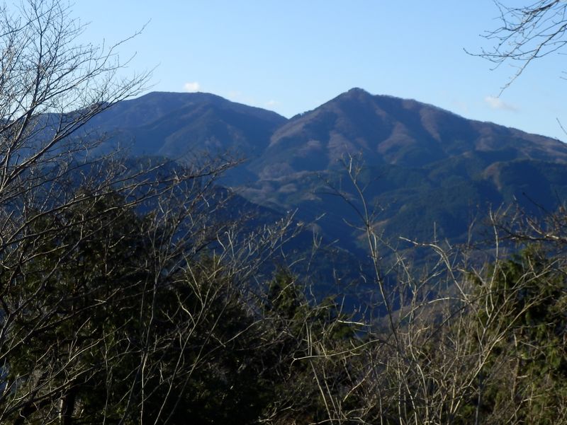 堂平山（左）と笠山