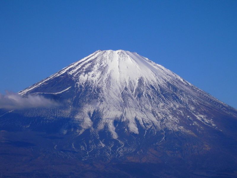 今年の富士山は、今のところ雪が少なめ