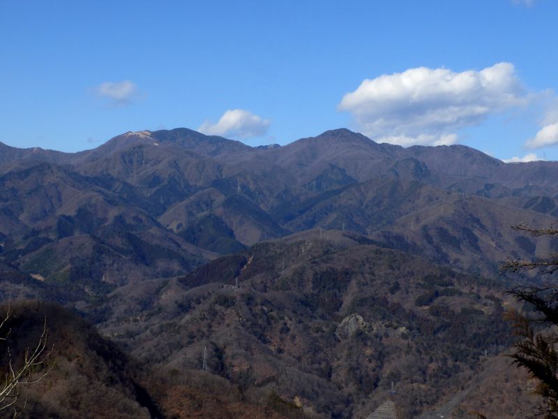白谷ノ丸（左）、黒岳、雁ヶ腹摺山