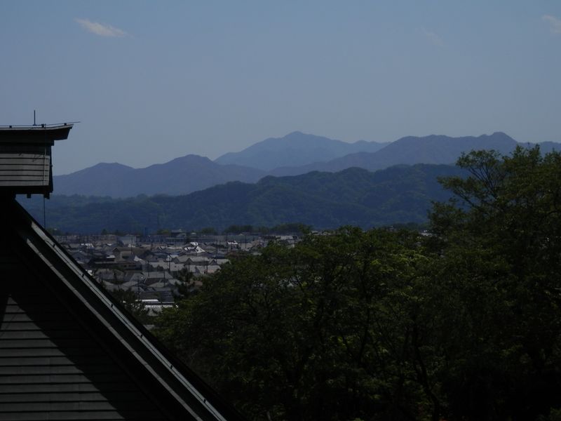 長福寺墓地より、大山を望む