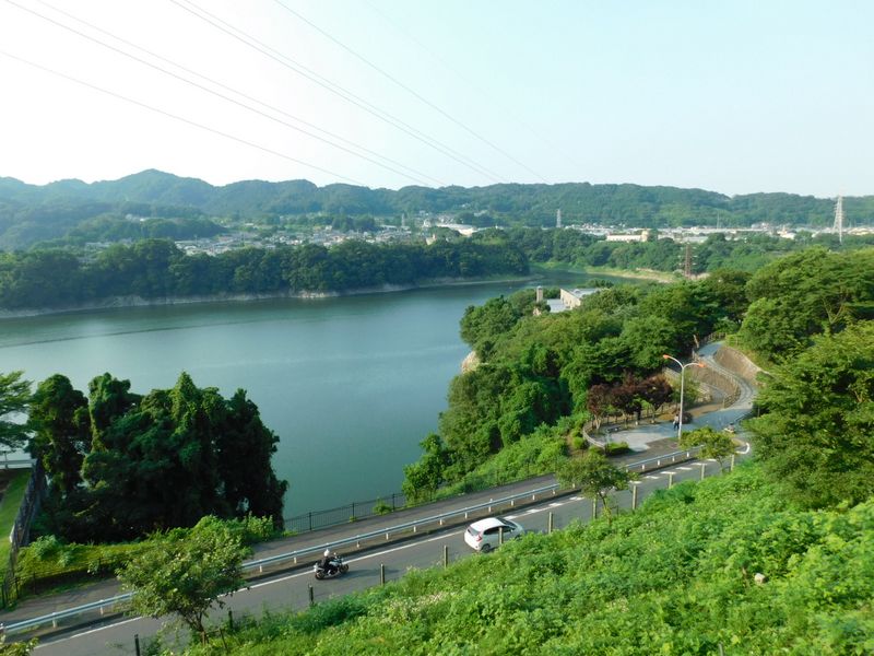 津久井湖を見ながら