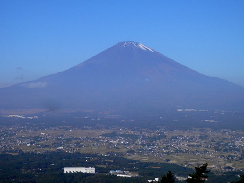 富士山の今は小さな綿帽子