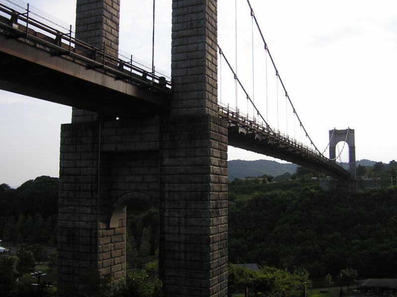 ヨモギ平・三ノ塔 -- 風の吊橋に到着