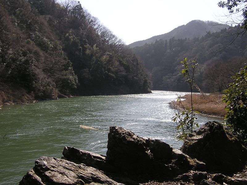 相模川…川面に春の光はまぶしくあふれ…