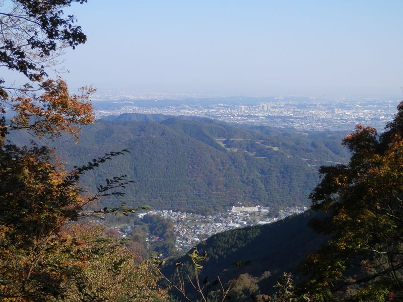 仏果山・高取山 -- 都会の上空には黒っぽい空気