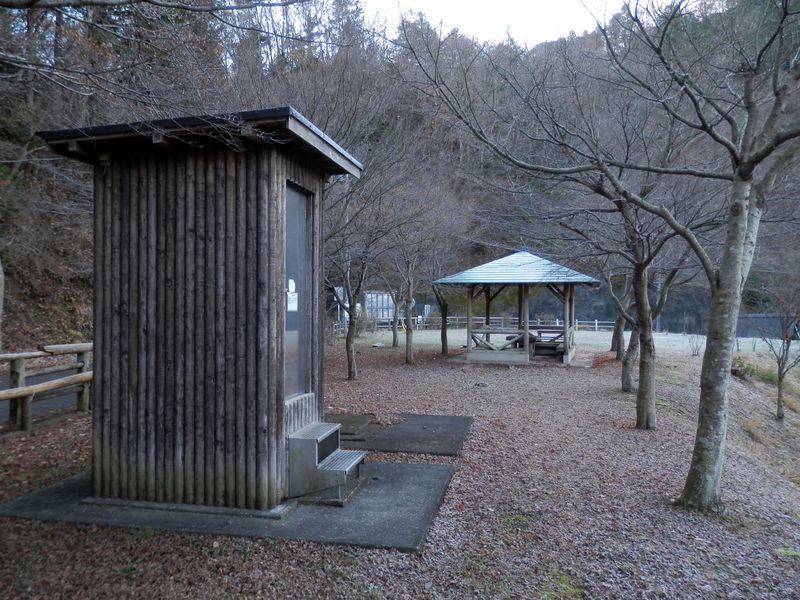 松茸山自然の森公園のバイオトイレ