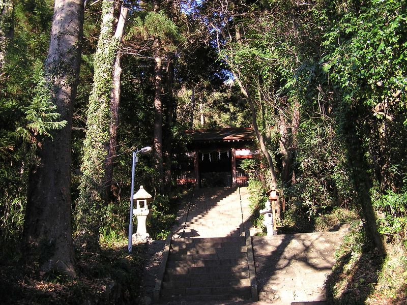 景信山・陣馬山 -- 與瀬神社前の石段