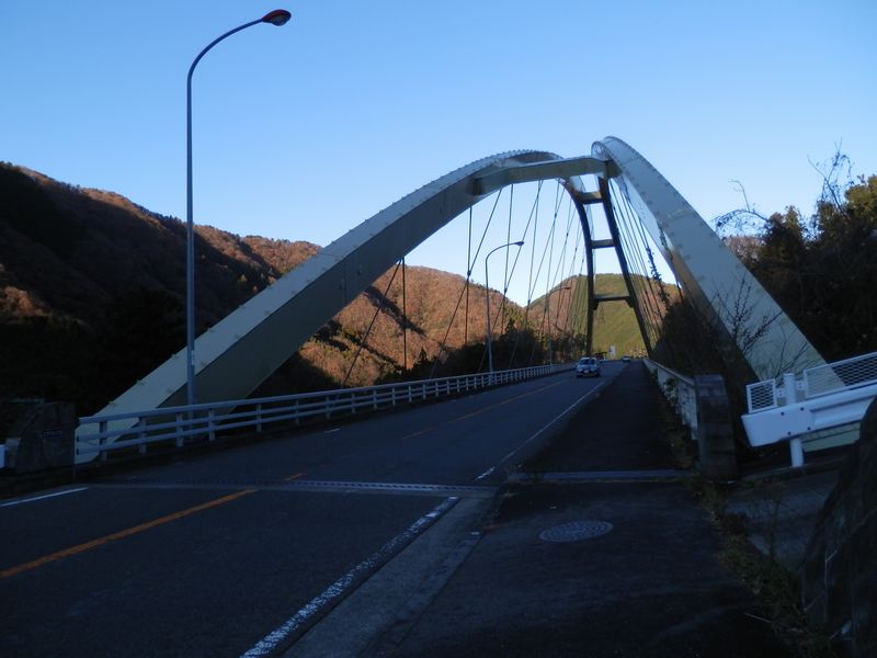 上野田大橋を渡れば、青根は近い