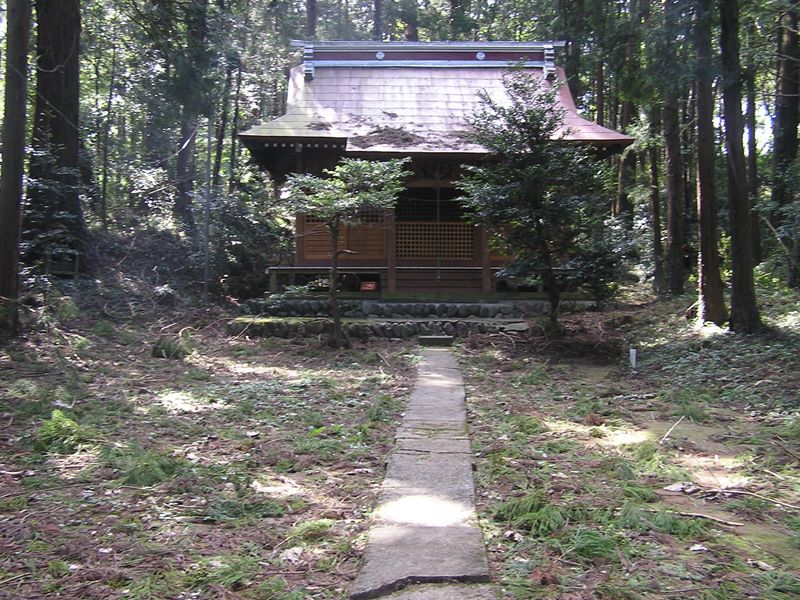 仙洞寺山 -- 八坂神社に立ち寄る