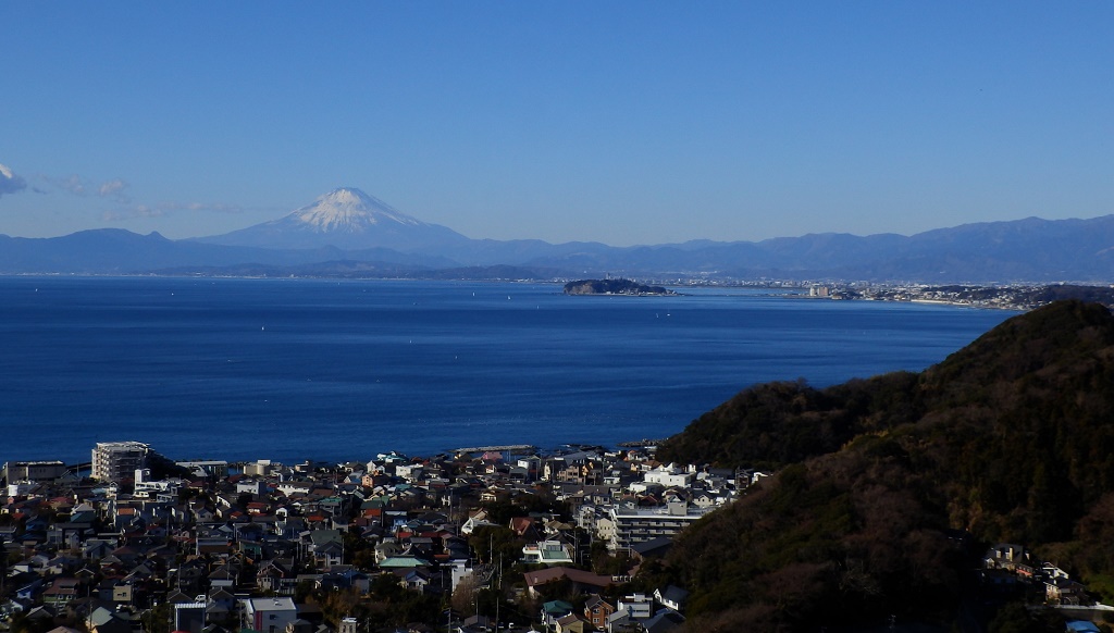 仙元山より望む、富士山、明神ヶ岳、丹沢山塊、相模湾、江の島