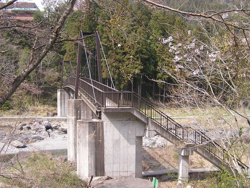 鉄五郎新道から大塚山 -- 多摩川に架かる、杣の小橋
