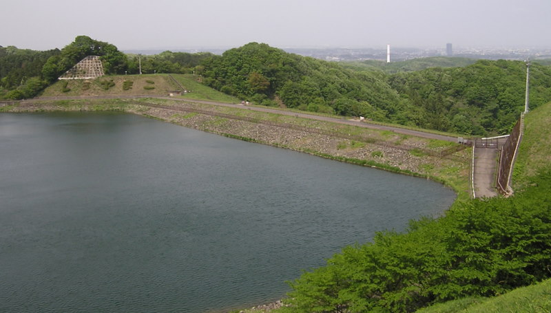 揚水発電では上湖として用いられる本沢ダム